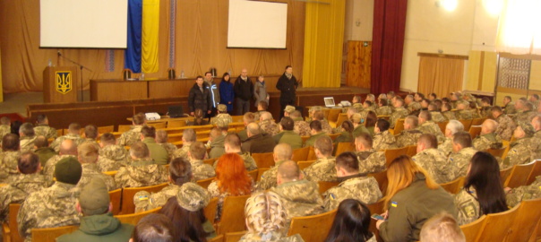 В Україні за підтримки Офісу НАТО проведено черговий цикл семінарів з психологічного відновлення учасників бойових дій, які звільняються